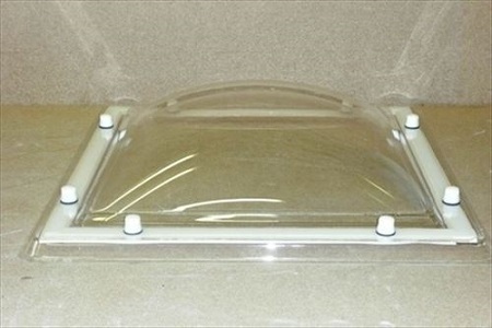 Lichtkuppel 90 x 90 cm mit Aufsatzkranz (ULW 90 x 90 cm, OLW 70 x 70 cm)
